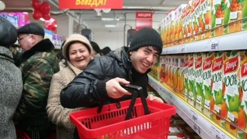 AliExpress будет доставлять посылки прямо в «Пятерочку». О «Почте России» можно забыть