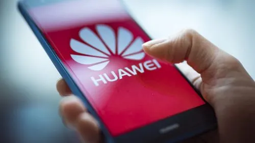Трамп обещает снять бан Huawei. Компания больше не шпион