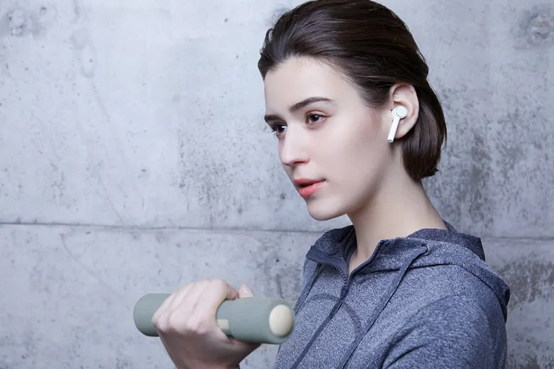 В Россию привезли клона AirPods от Xiaomi. Гарнитура стоит меньше $100