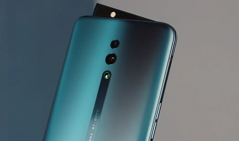 У Oppo вышел флагман с 10-кратным зумом. Сколько будет стоить в России?