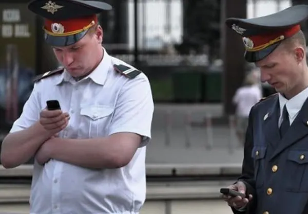 В России выпустят телефон для силовиков. Прайс – как у хорошего Android-девайса