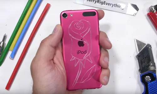 Новый iPod Touch провалил тест на сгибание. Он ломается, как iPhone 6