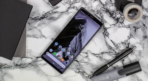 Sony выпустит второй смарт с тройной камерой – бюджетное продолжение Xperia 1