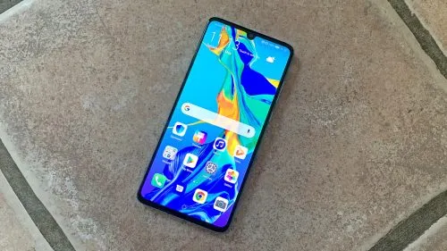 Два отличных девайса Huawei продают со скидками в МТС. Один – фотофлагман, другой – с уникальной фронталкой