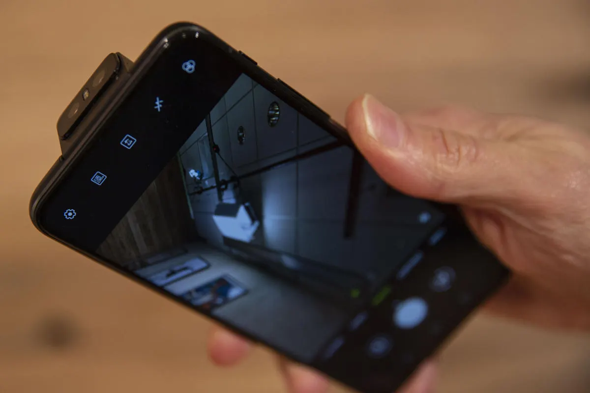 Магазины бойкотируют ASUS Zenfone 6. Этот девайс для них слишком выгодный