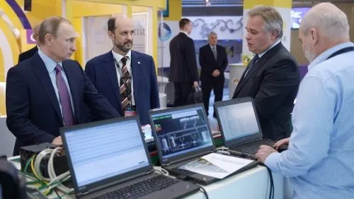 Какой ноутбук у Путина? Он стоит 45К рублей и работает на Windows