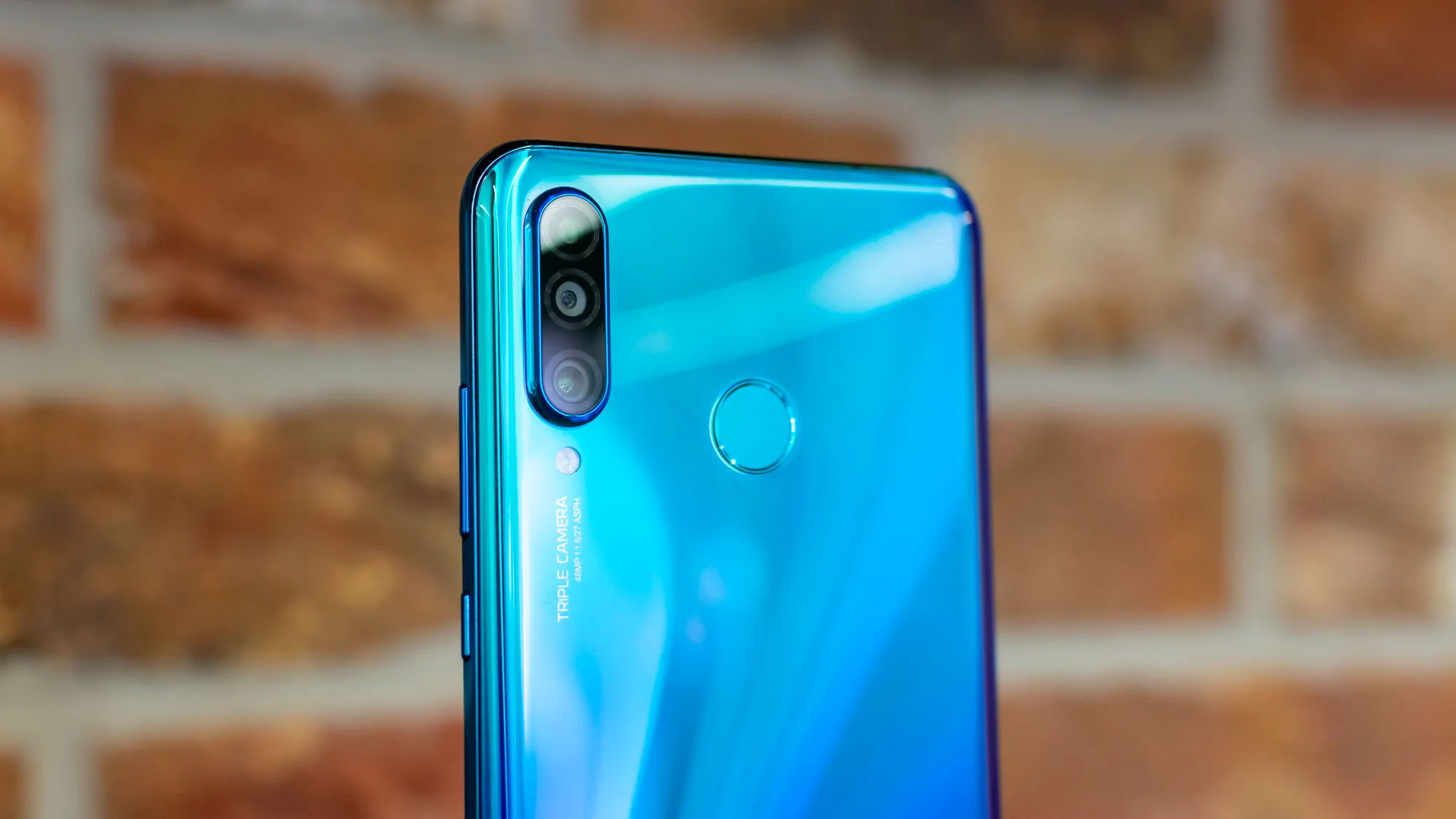3 бюджетных Huawei еще не подорожали. Пора их брать?