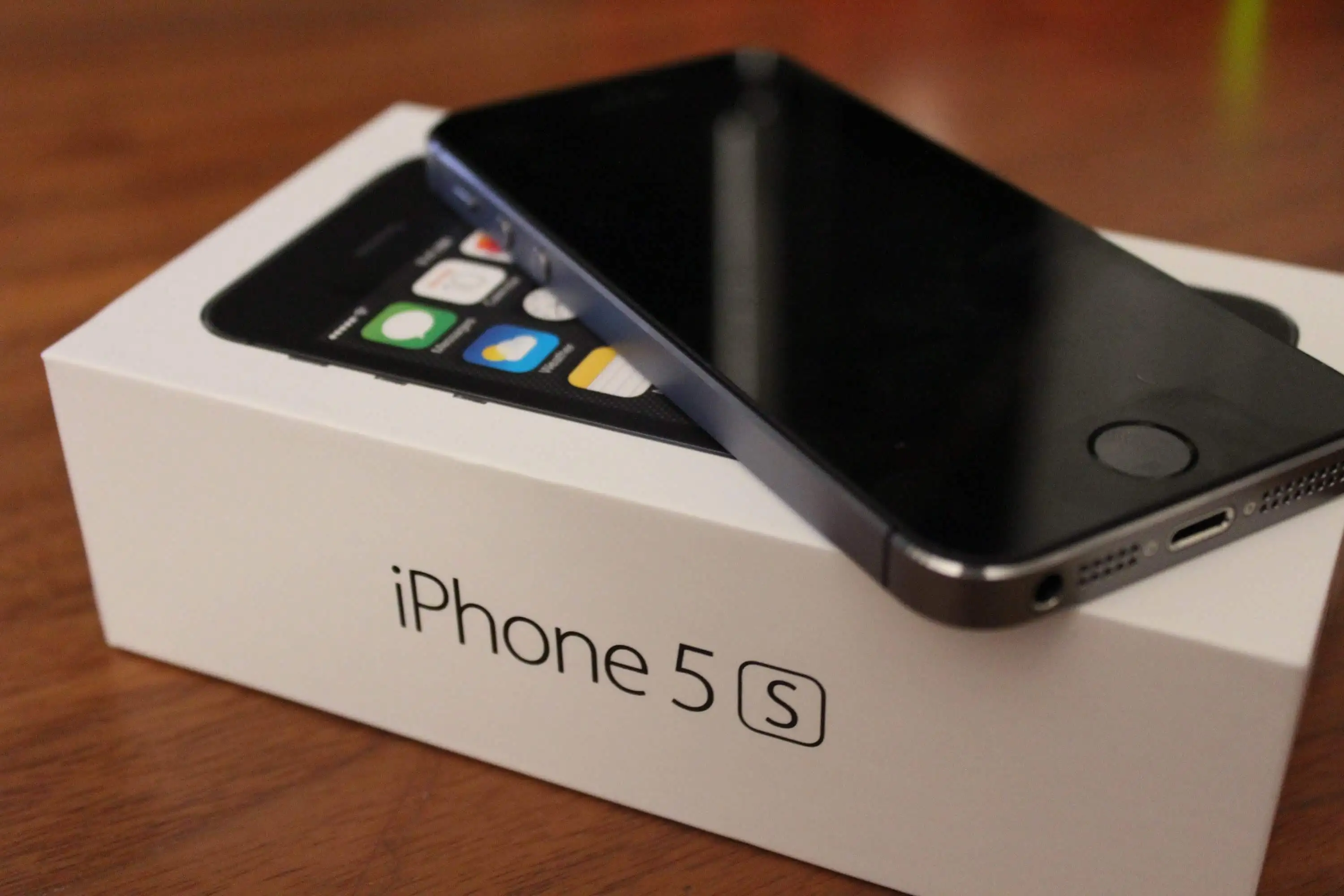 iPhone SE получит iOS 13. Старые 5s и 6 – нет