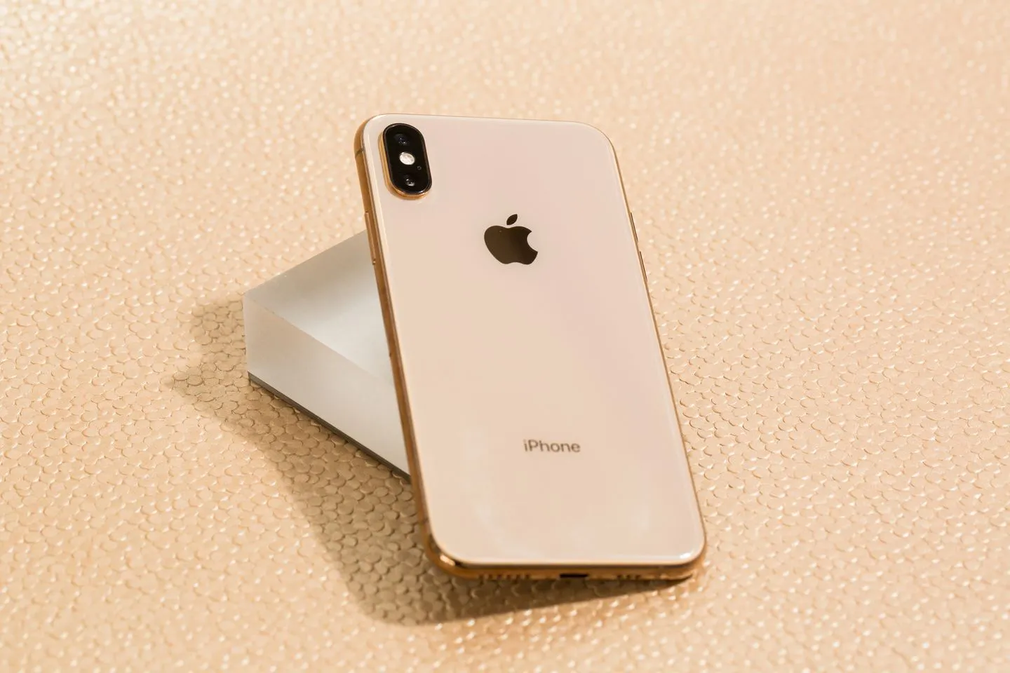 «Билайн» продает iPhone XS на 10К рублей дешевле нормы. Нужно всего лишь знать промокоды