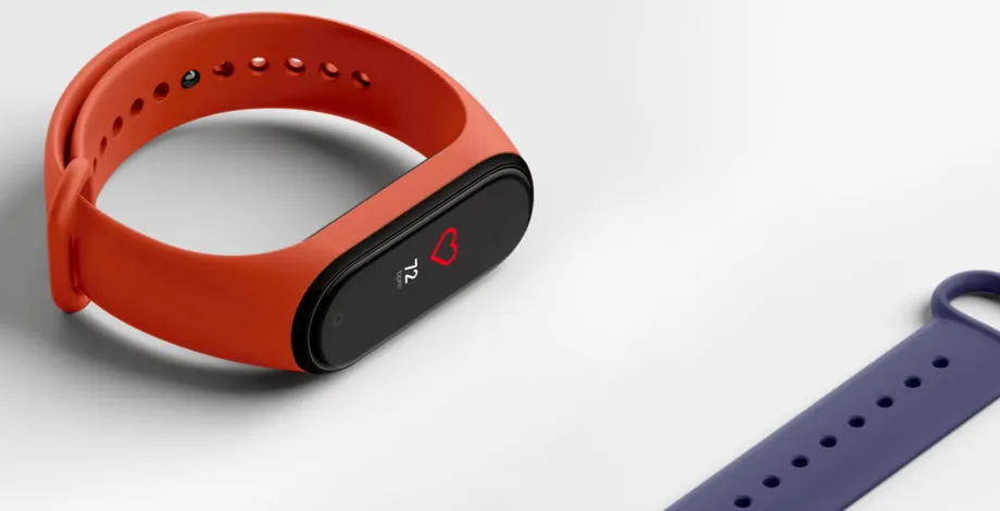 Xiaomi Mi Band 4 против Honor Band 4. Какой девайс выбирать?