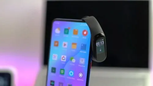 Xiaomi Mi Band 4 уже продается по цене предыдущей версии. А как подешевели старые браслеты?