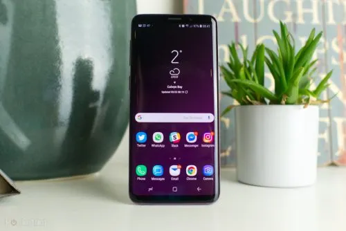 У Samsung Galaxy S9 внезапная проблема. Им тяжело пользоваться в солнцезащитных очках