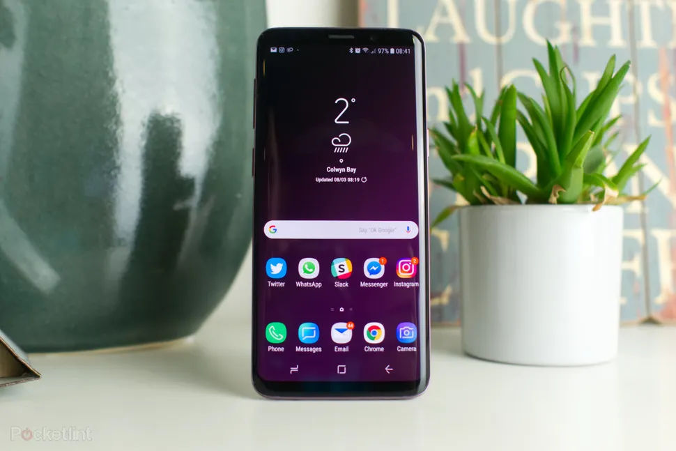 У Samsung Galaxy S9 внезапная проблема. Им тяжело пользоваться в солнцезащитных очках