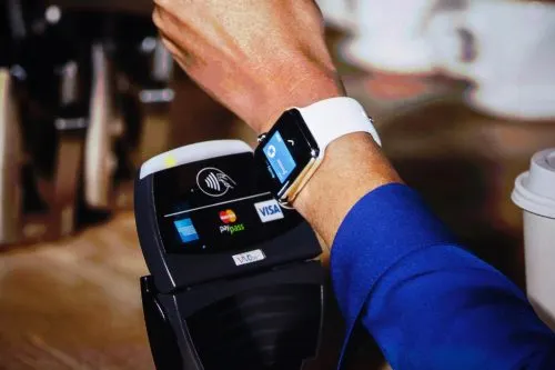 Почему американские магазины отказываются от Apple Pay