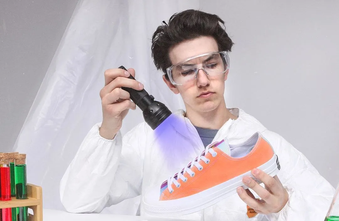 Converse выпустила кеды-хамелеоны. Они белые, но реально меняют цвета
