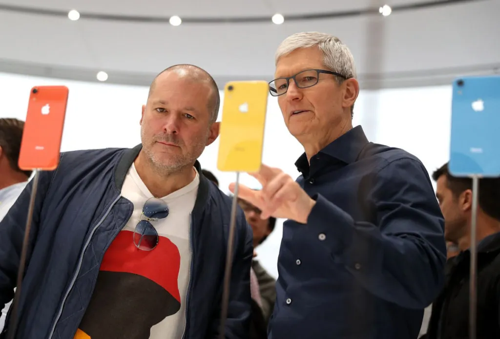 Джони Айв покинул Apple из-за Apple Watch. И ругал Тима Кука за жадность