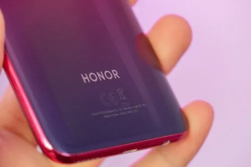 Honor 9X – бюджетный хит бренда в 2019 году. Все характеристики уже известны