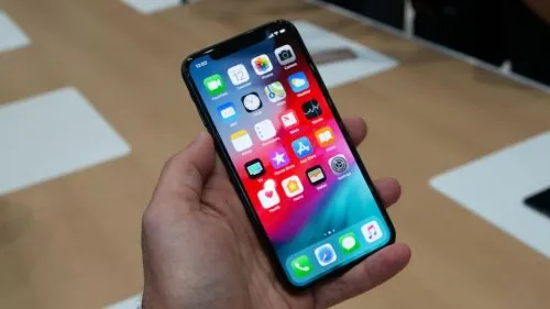 iPhone X продают по исторически низкой цене. Он никогда не стоил так дёшево