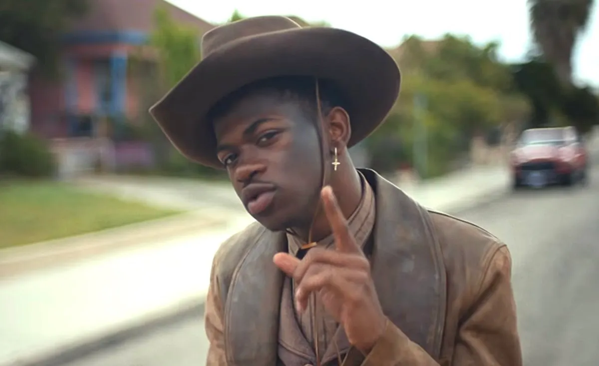 Автор Old Town Road признался, что он гей. Но сделал это намеками