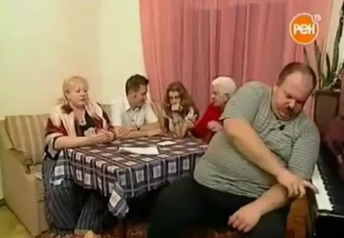 «Ужин с мразью» – великое видео из нулевых. В чем его гениальность?