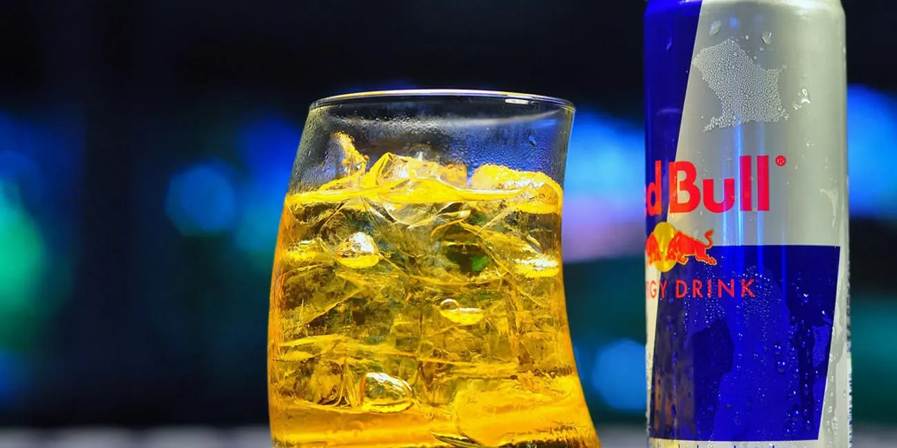 7 худших алкогольных коктейлей. От «Кровавой Мэри» до Red Bull с водкой
