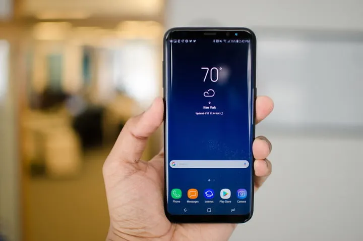 Samsung Galaxy S8 смачно подешевел в МТС. Какие плюсы и минусы?