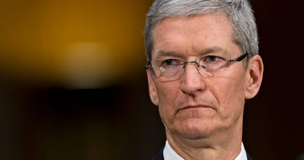 «Это абсурд». Тим Кук отчитал WSJ за статью об Apple