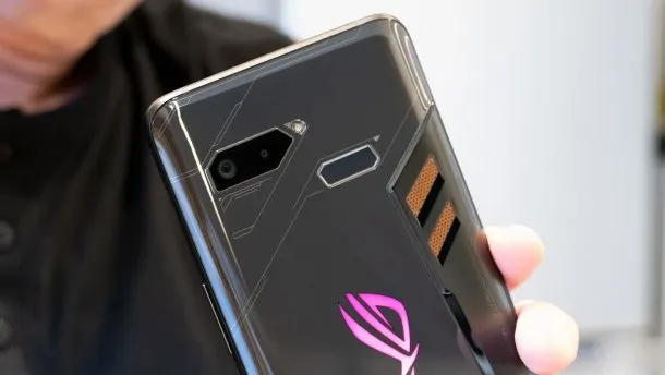 У Asus есть мощнейший смарт, о котором мало кто знает. Его отдают с большой скидкой