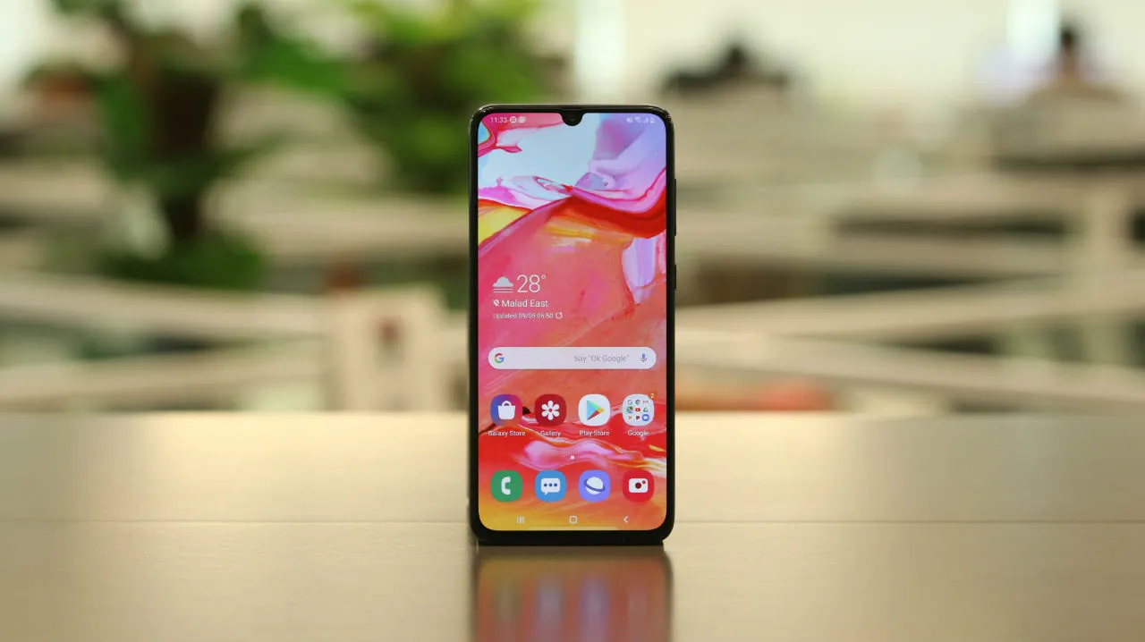 Samsung Galaxy A70 отдают с огромной скидкой в «М.Видео». Но надо сдать хлам