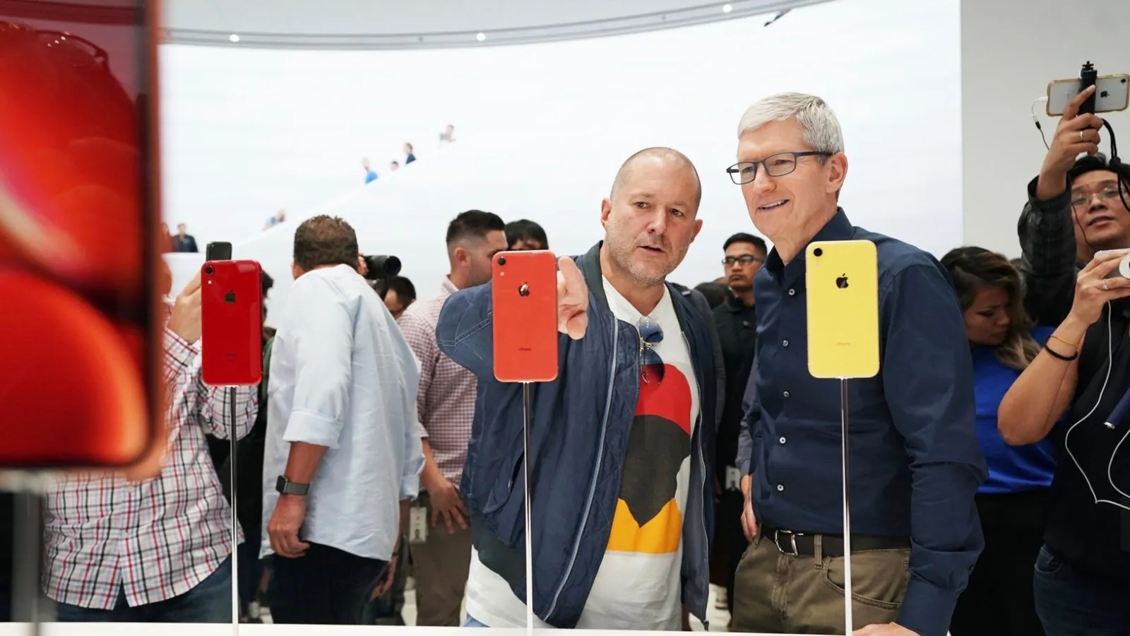 iPhone XR спас Тима Кука в 2019 году. Остальные айфоны никому не нужны