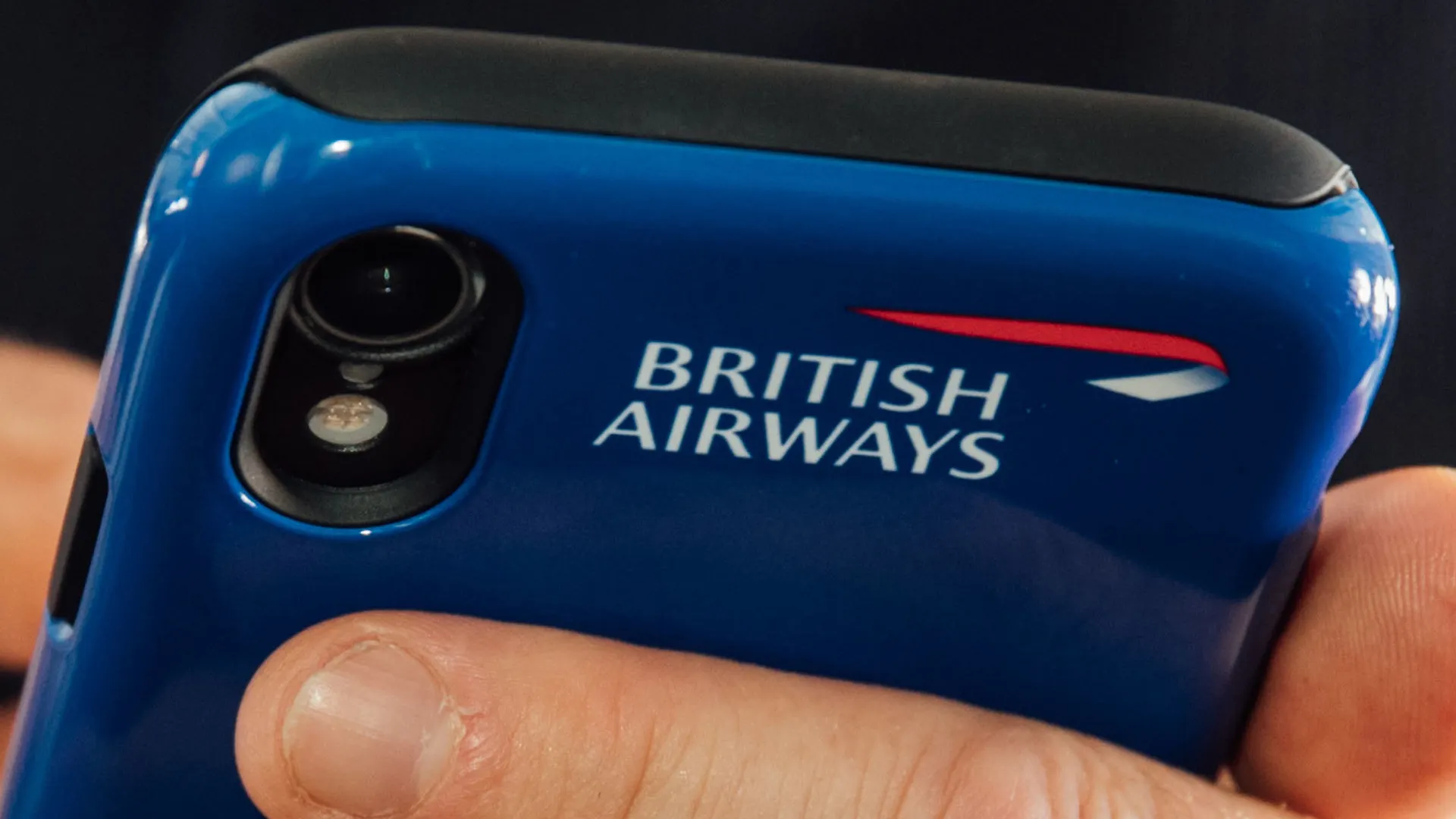 Британская авиакомпания закупила 15 тысяч iPhone XR. Зачем?