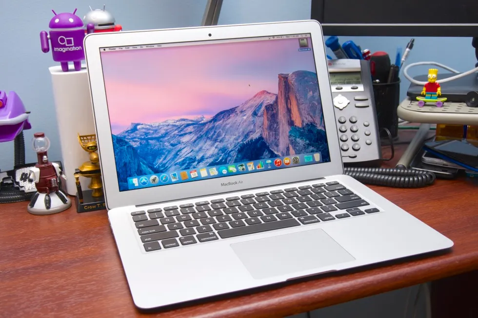 MacBook Air с официальной гарантией можно урвать за 55 тысяч. Но надо поспешить