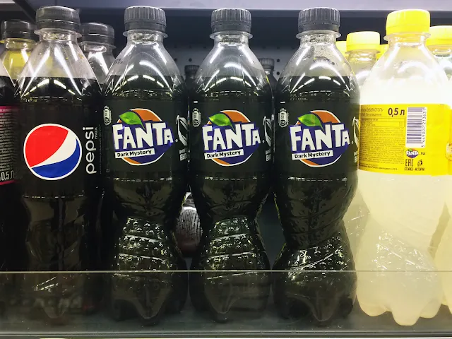 Попробовал новую Fanta Dark Mystery. Крутая идея, ужасное исполнение