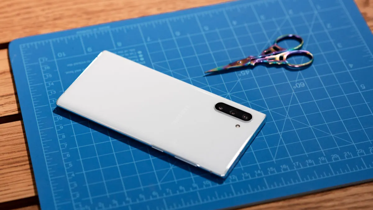 У Samsung Galaxy Note 10 и 10+ алюминиевые рамки. А корейцы уверяли, что стальные