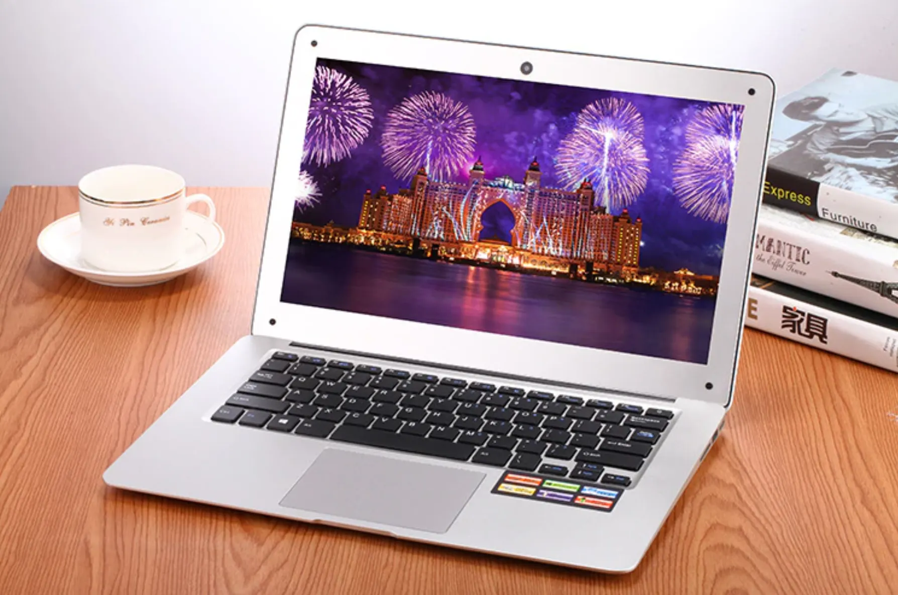 Самый дешевый клон MacBook Air. Что умеет ноутбук за 12 тысяч рублей?
