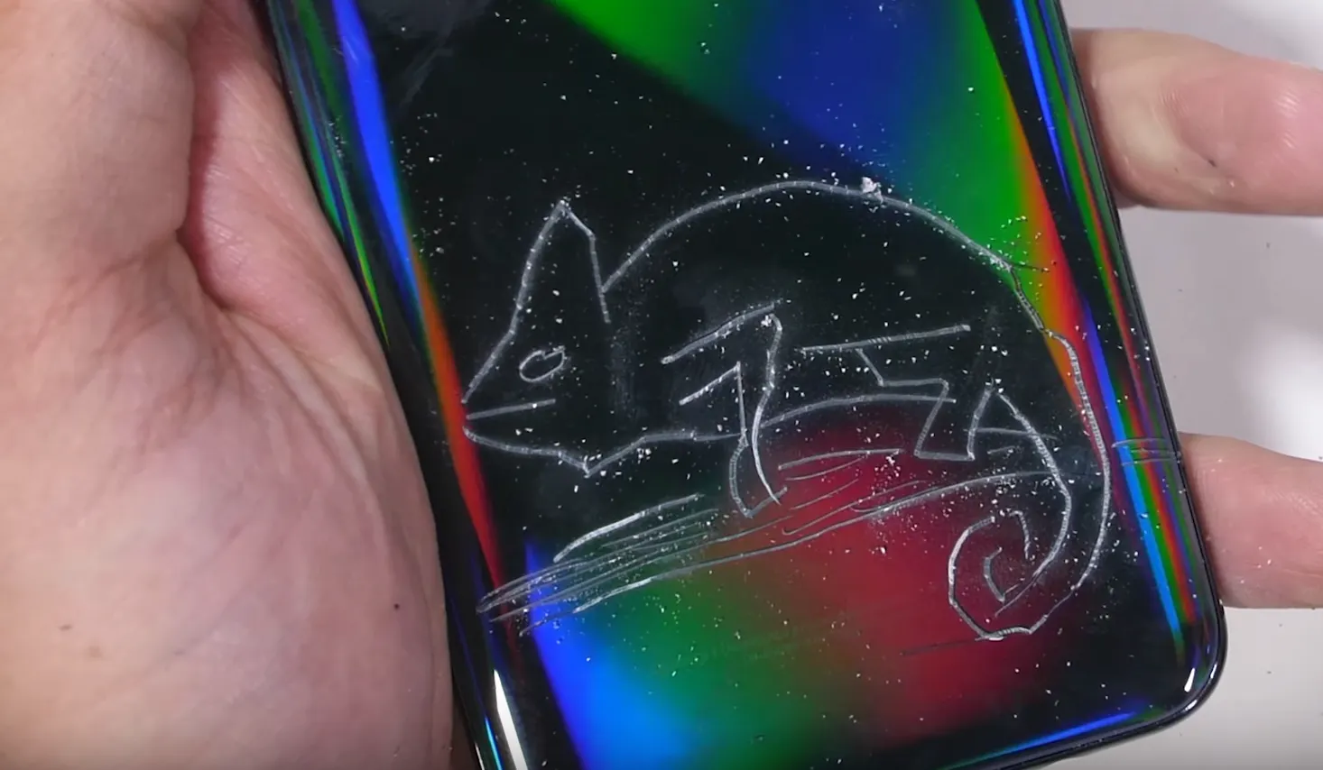 Пластиковый Samsung Galaxy A50 проверили на прочность. Насколько он выносливый?