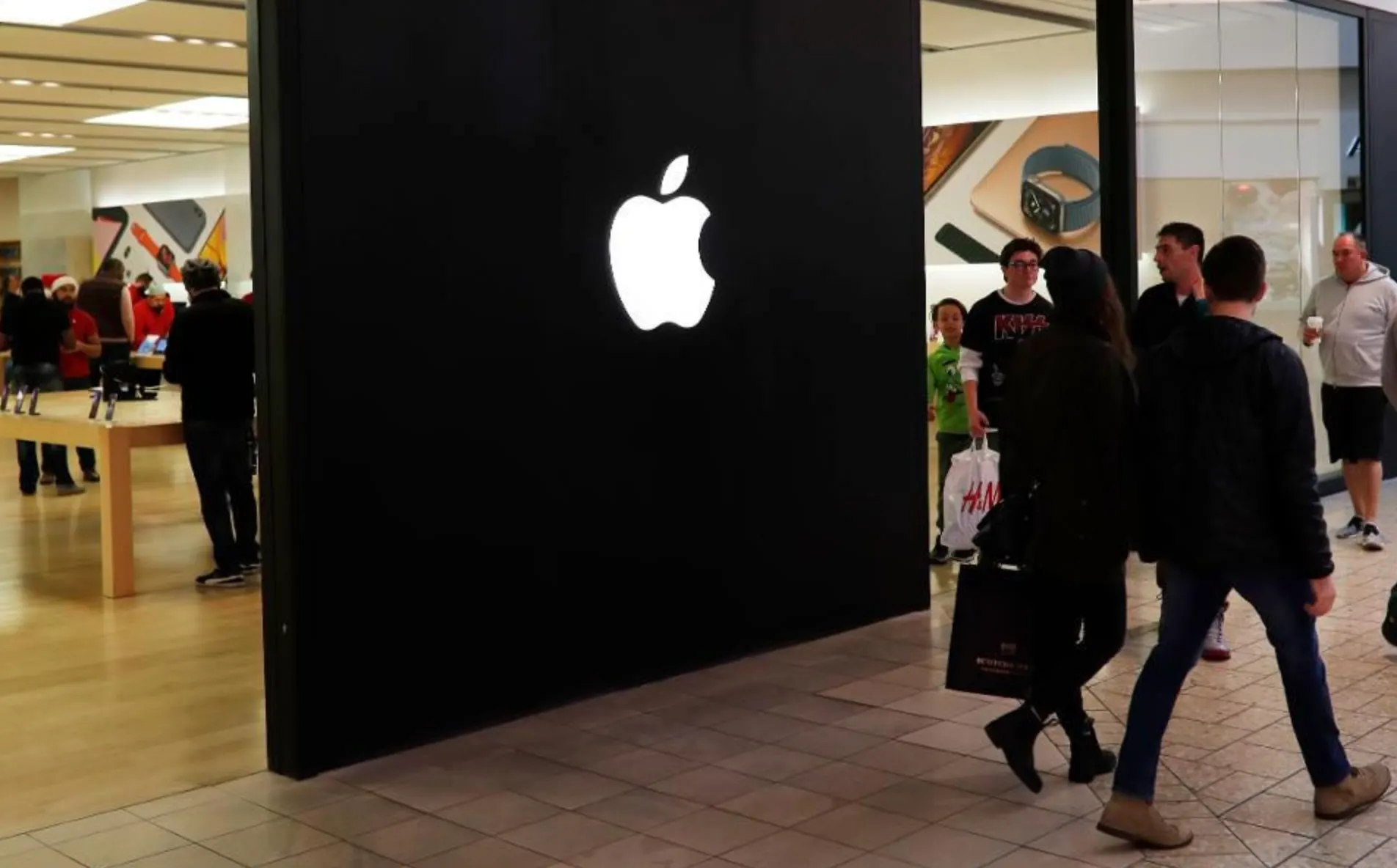 Apple может сделать общую подписку на все сервисы. Туда войдут музыка, новости, ТВ и игры