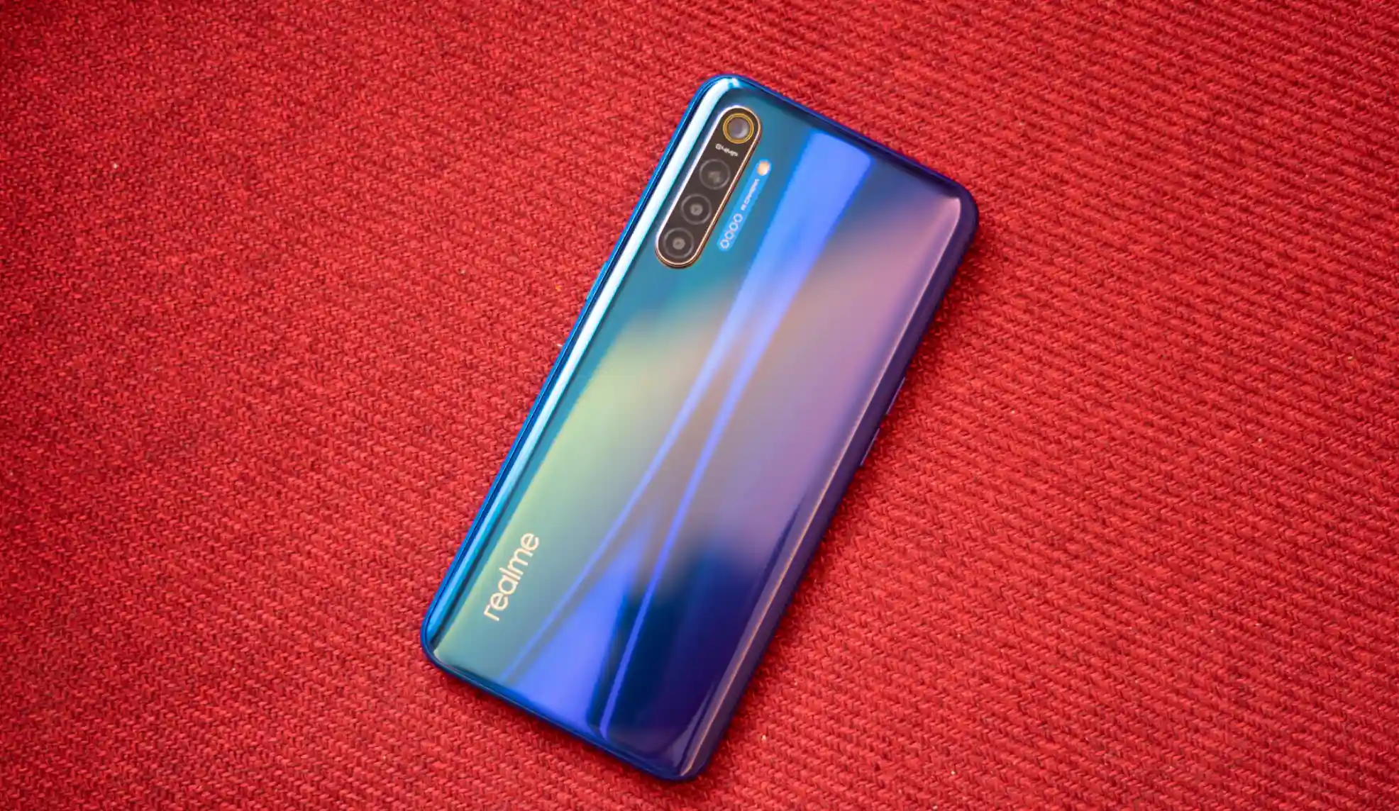 Вышел Realme XT с 64-мегапиксельной камерой. Там нет NFC – сразу мимо