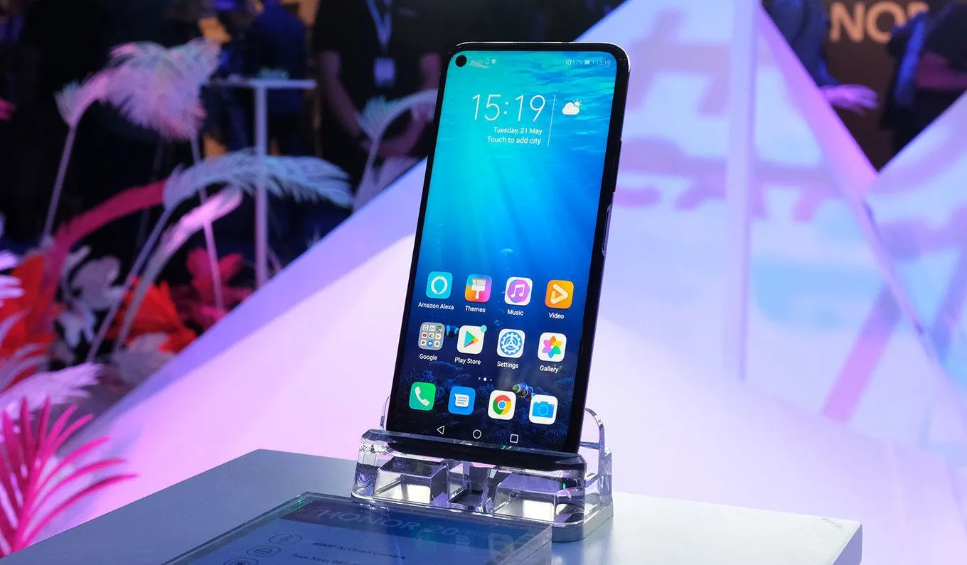 Флагманы Honor отдают со скидкой и подарком. Мы знаем секретный промокод