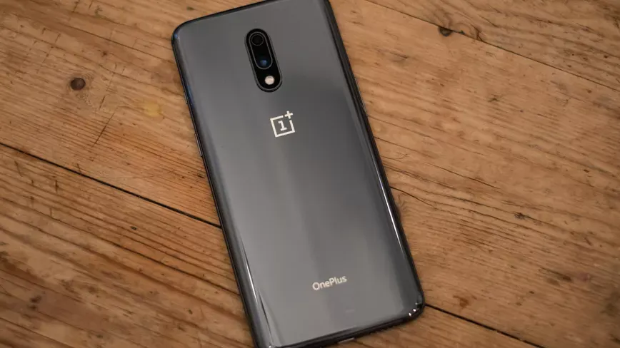 OnePlus 7 стоит дешево как никогда. Но у этого девайса есть странная проблема