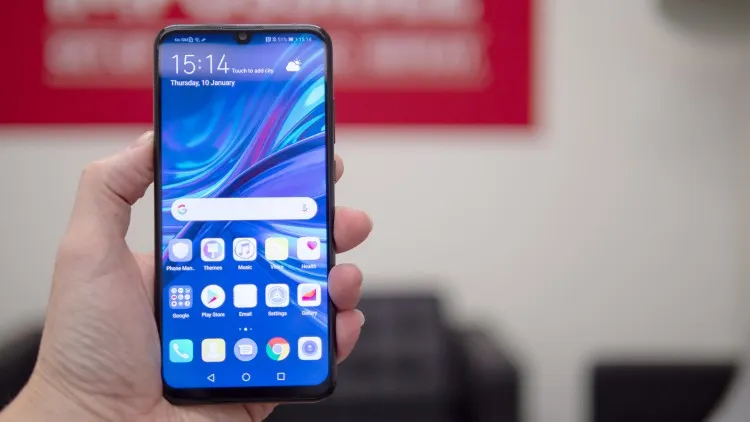 Huawei P Smart (2019) отдают за 8 тысяч в МТС. Это самая низкая цена на рынке