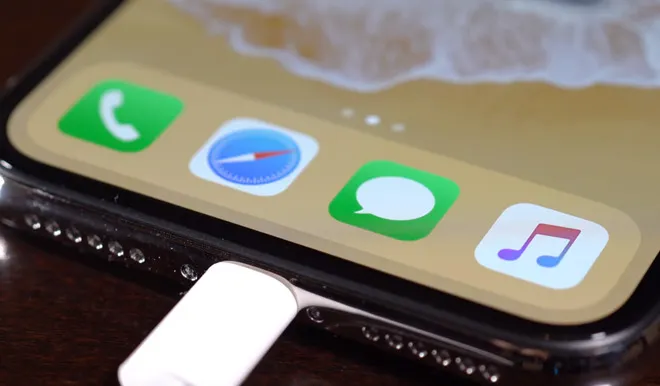 Какой адаптер выбрать для iPhone 11? Рассказываем, как сэкономить на быстрой зарядке