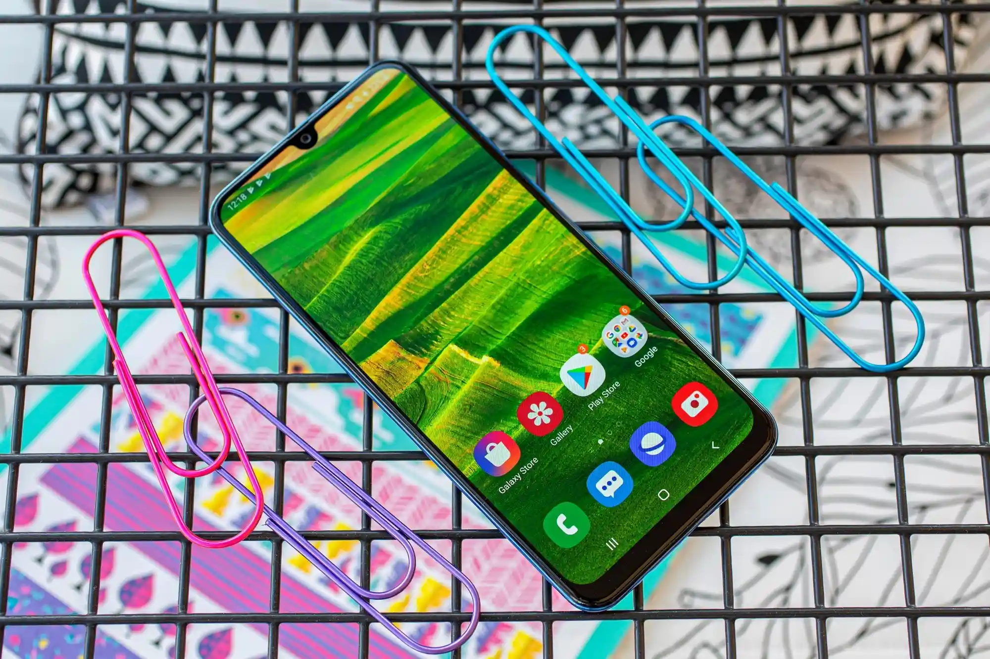 Недорогой Samsung Galaxy A30s доехал до России. Что умеет и где брать?