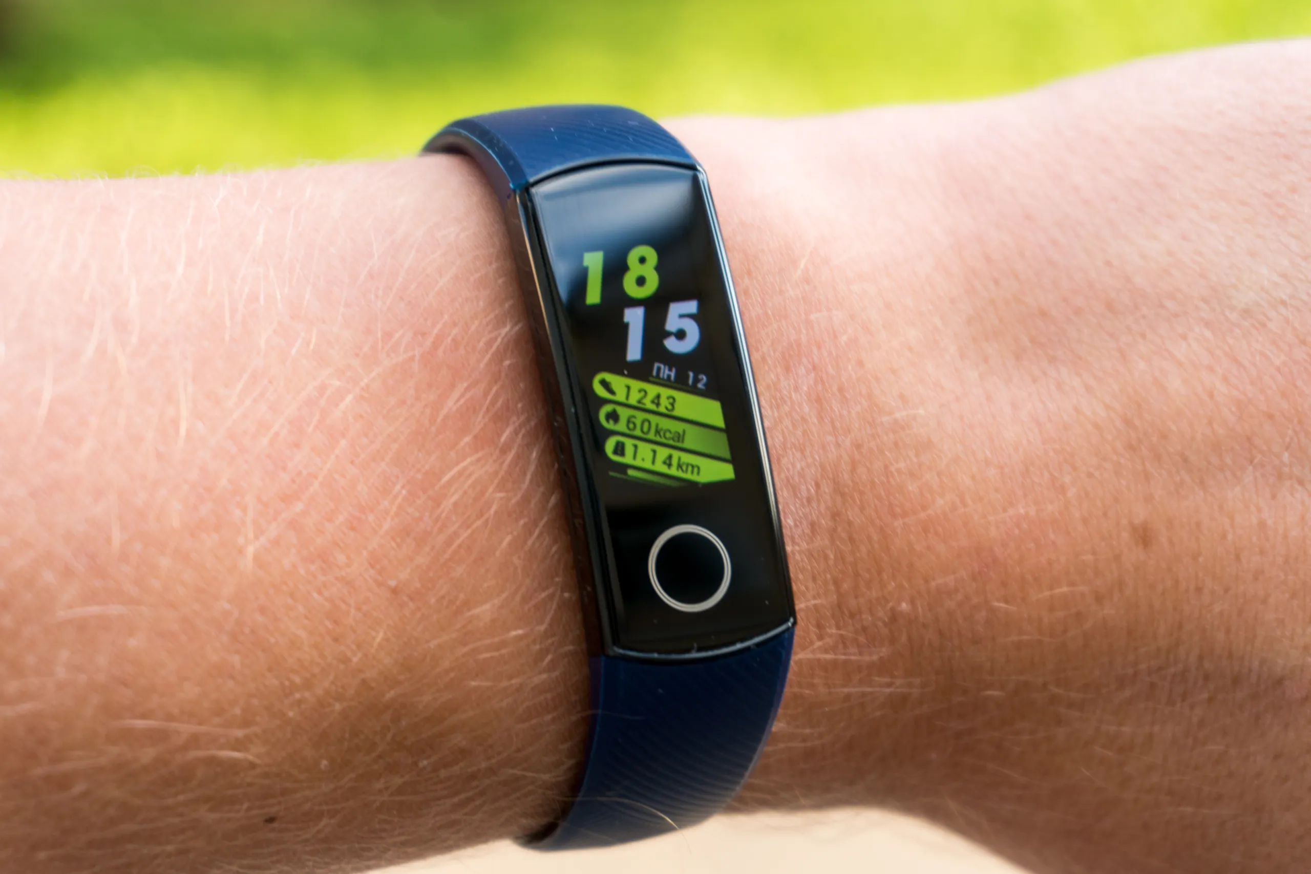 Главный конкурент Xiaomi Mi Band 4 – на что он способен? Честный обзор Honor Band 5