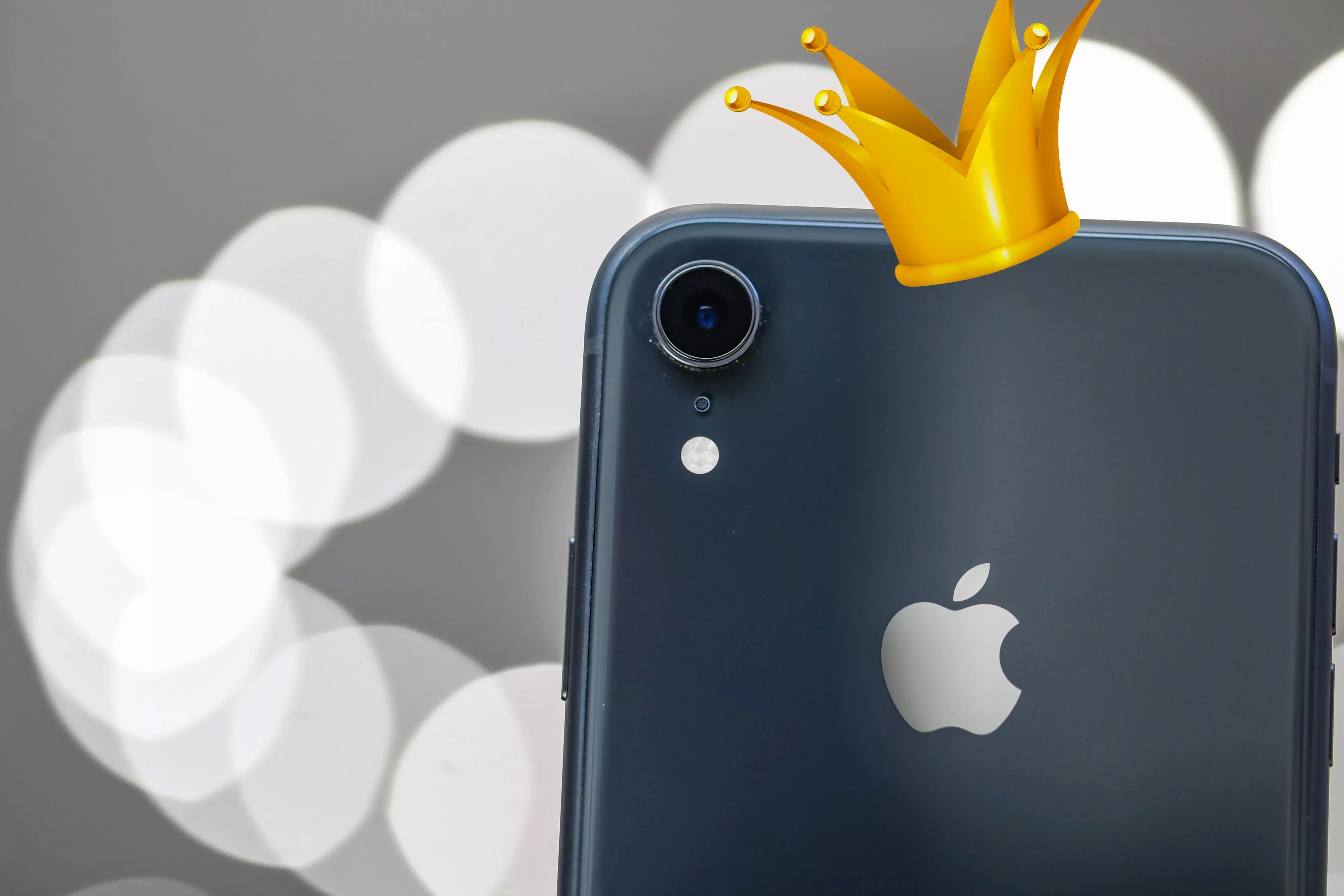 iPhone XR прекрасен. Теперь это официально главный смарт 2019 года