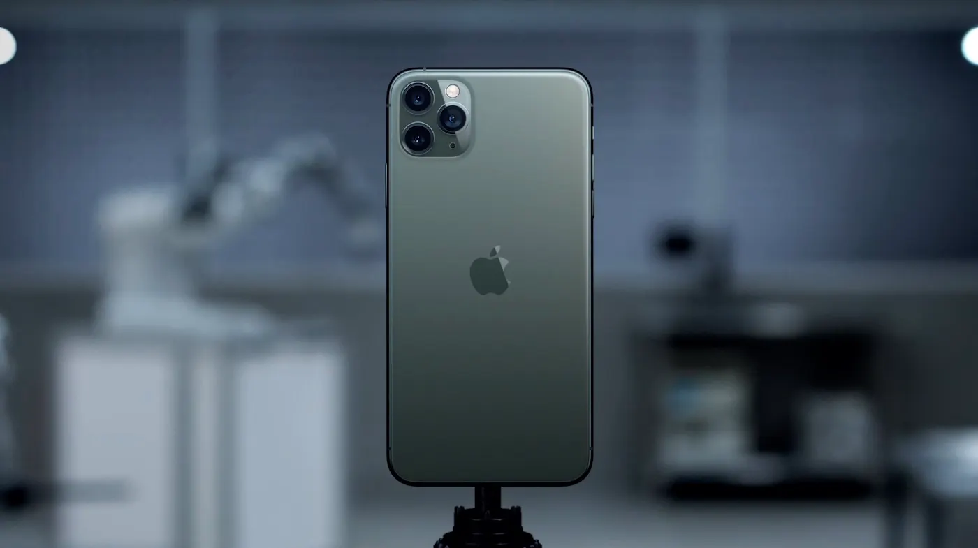 iPhone X унижен. Новый iPhone 11 Pro Max выдал божественное фото в темноте