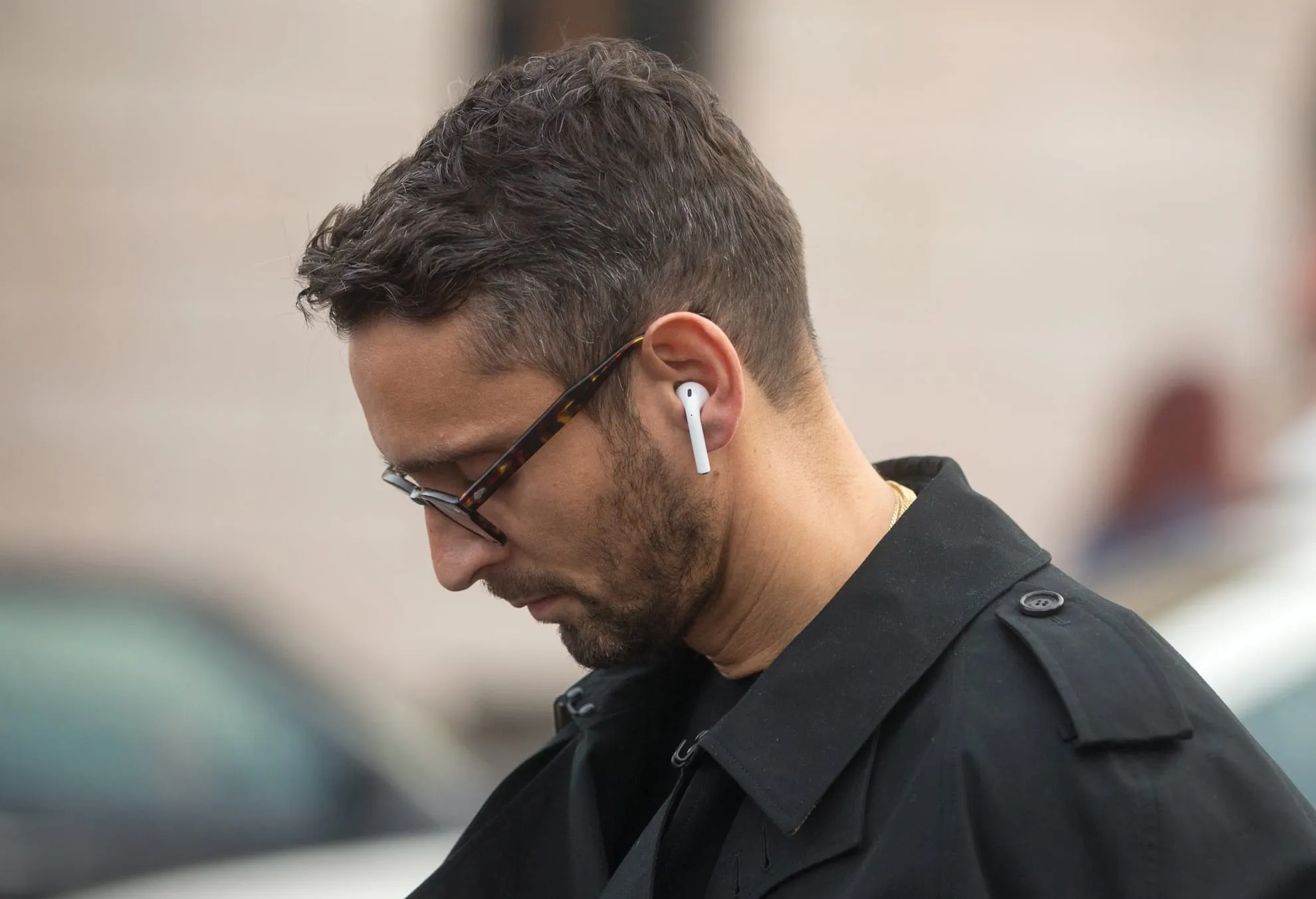 Москвич отжал у школьника AirPods. Ему было жалко шесть тысяч рублей