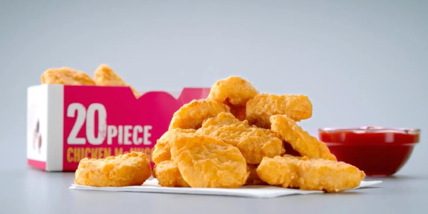 В «Макдоналдс» завезли острые наггетсы. Это жалкая пародия на KFC