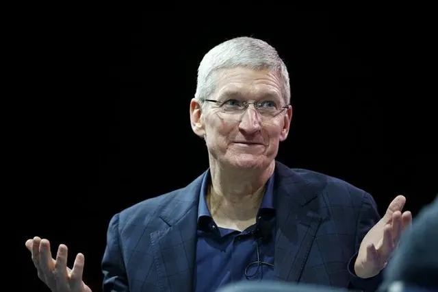 Почему Тим Кук не пользуется AirPods? Есть несколько версий