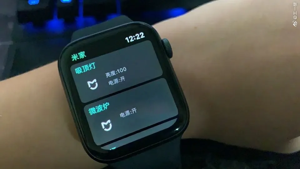 Xiaomi готовит клон Apple Watch. С часов можно будет звонить